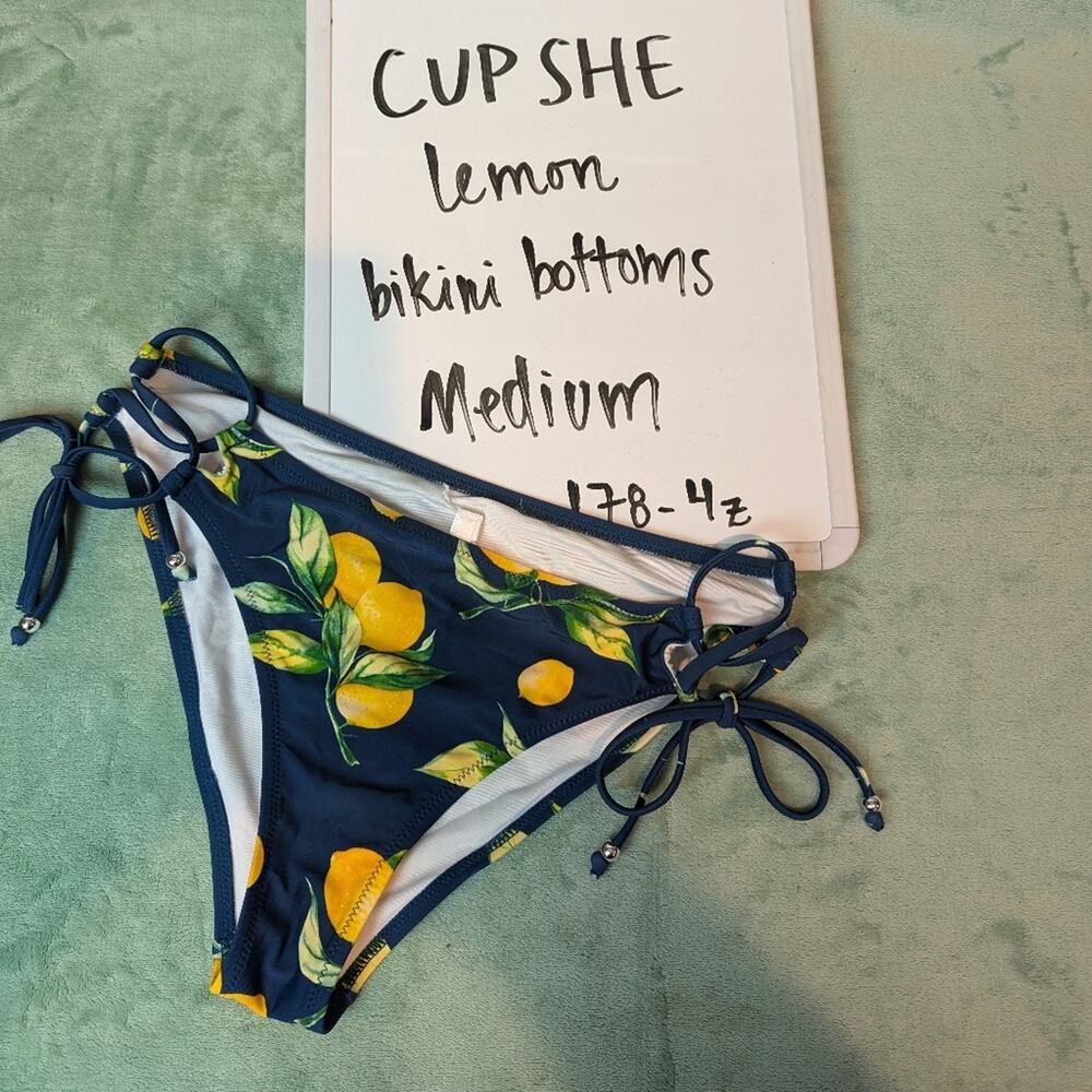 CUPSHE Lemon Hip Tie Bikini Bottom Women's M  and yellow top set